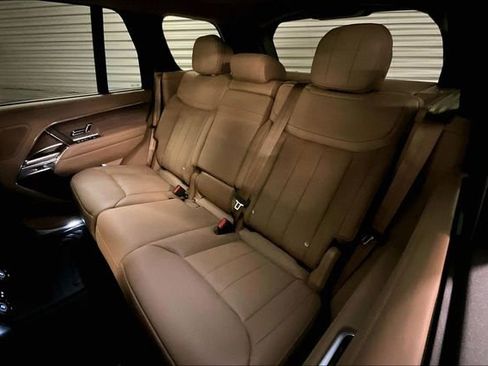 New 2026 Land Rover Range Rover SE image 9