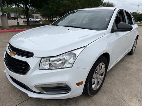 Used 2016 Chevrolet Cruze LS image 3