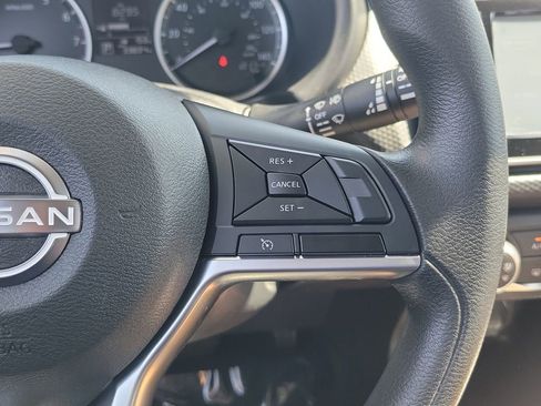 Used 2022 Nissan Kicks S FWD image 8