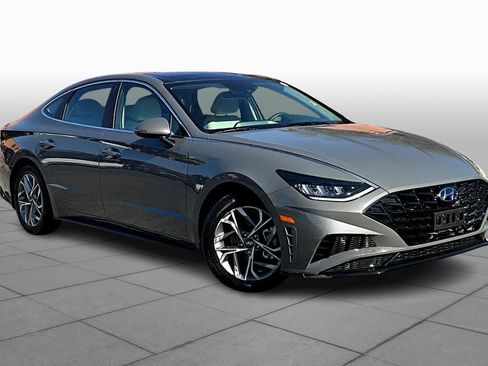 Used 2023 Hyundai Sonata SEL w/ Convenience Package FWD image 3