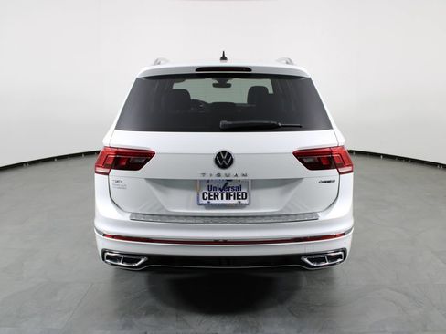 Used 2022 Volkswagen Tiguan SEL R-Line AWD/4WD image 9