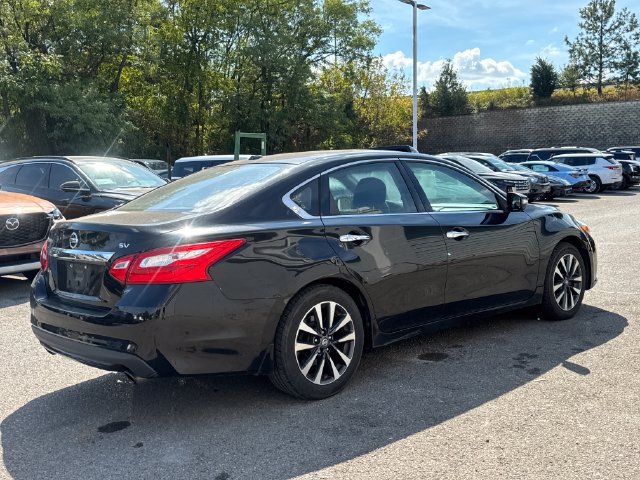 Used 2016 Nissan Altima 2.5 SV w/ Convenience Package FWD image 5