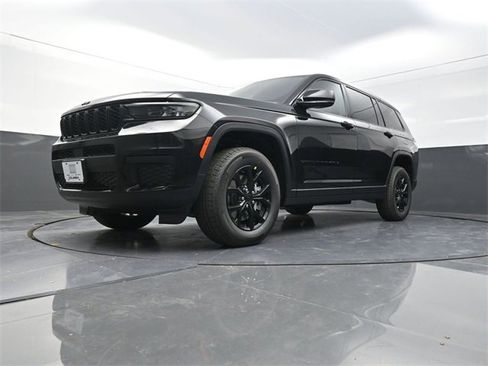 New 2025 Jeep Grand Cherokee L Altitude image 19