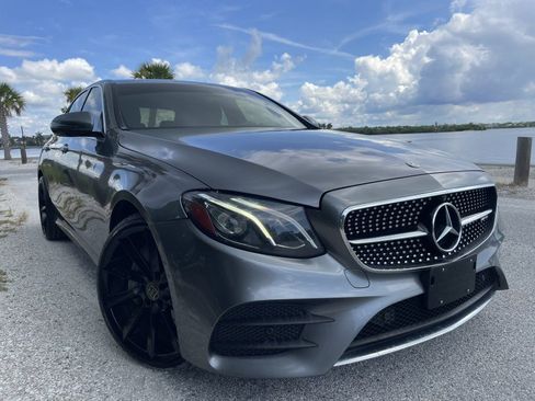 Used 2019 Mercedes-Benz E 300 4MATIC w/ Premium 1 Package image 38