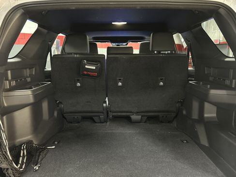 Used 2025 Toyota 4Runner Limited AWD/4WD image 34