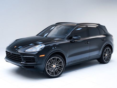 Used 2021 Porsche Cayenne S image 1