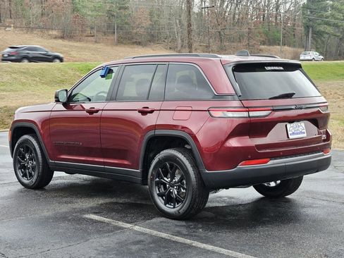 New 2026 Jeep Grand Cherokee Altitude RWD image 4