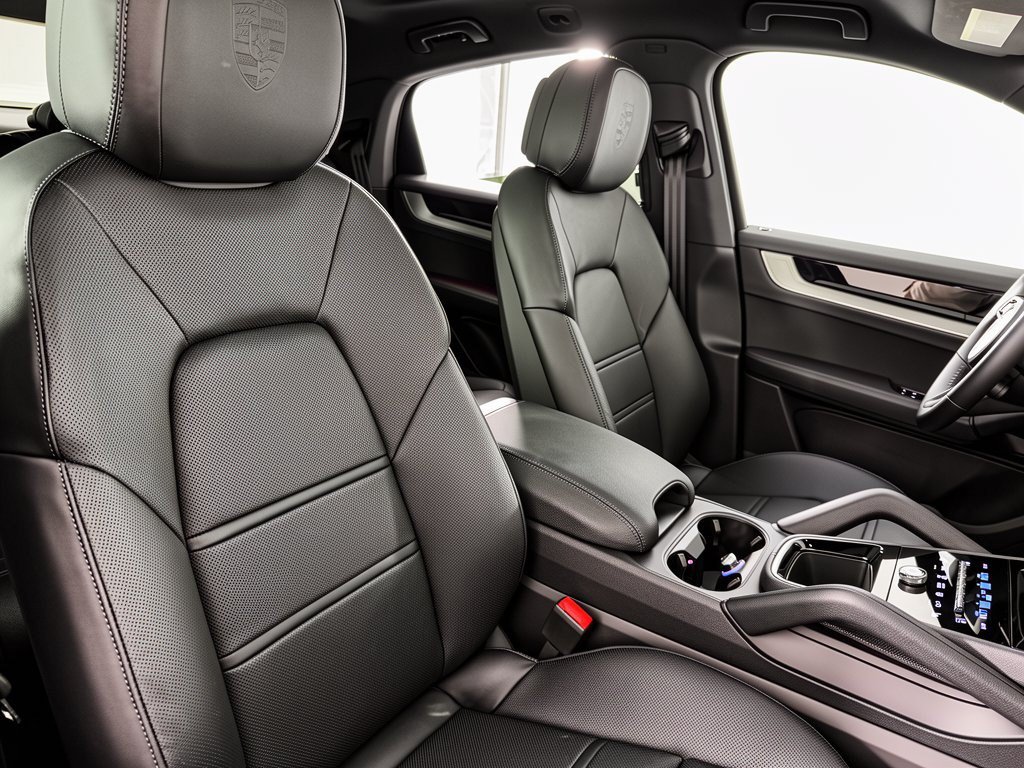 Certified 2026 Porsche Cayenne S AWD/4WD image 30
