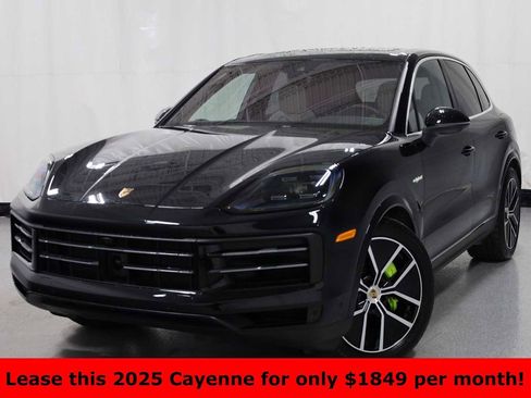Certified 2025 Porsche Cayenne E-Hybrid image 1