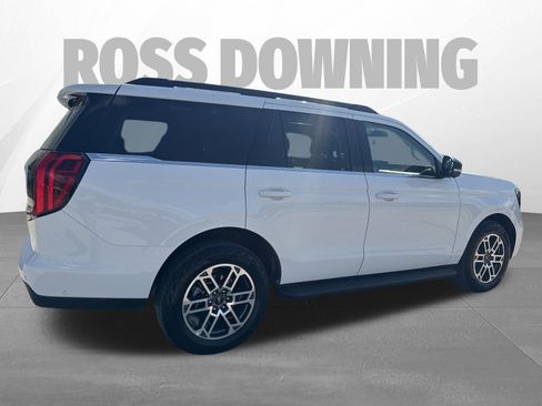 Used 2025 Ford Expedition Active AWD/4WD image 8