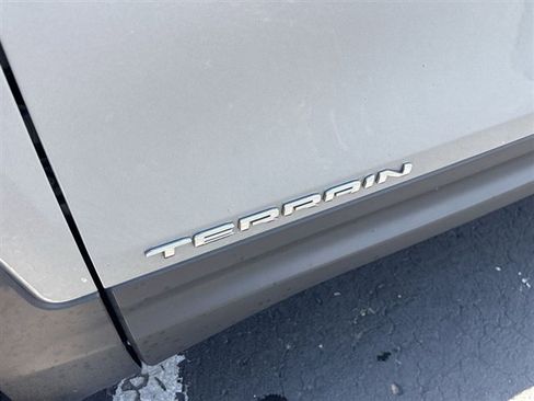 Used 2023 GMC Terrain SLT w/ Infotainment Package II FWD image 32