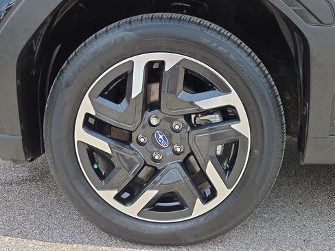 Certified 2025 Subaru Forester Limited w/ Popular Package #2 AWD/4WD image 9