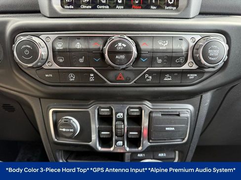 Used 2021 Jeep Wrangler Unlimited Sahara image 8