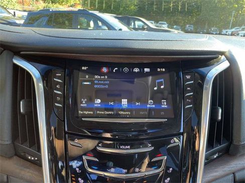 Used 2019 Cadillac Escalade Premium Luxury image 27