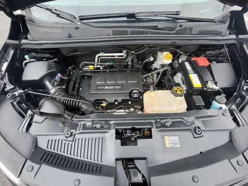 Used 2020 Chevrolet Trax Premier w/ LPO, Cargo Package image 17