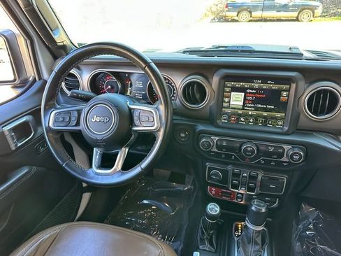 Used 2021 Jeep Wrangler Unlimited Rubicon w/ Dual Top Group AWD/4WD image 17