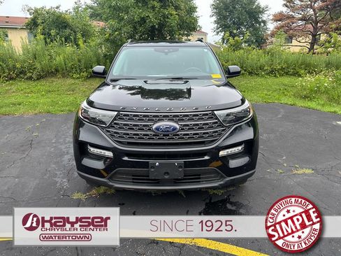 Used 2023 Ford Explorer XLT w/ Equipment Group 202A AWD/4WD image 6