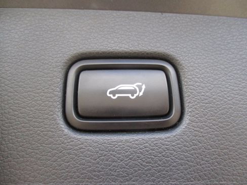 Used 2022 Hyundai Palisade SEL w/ Premium Package FWD image 18