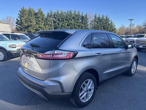 Used 2022 Ford Edge SEL w/ Convenience Package image 3