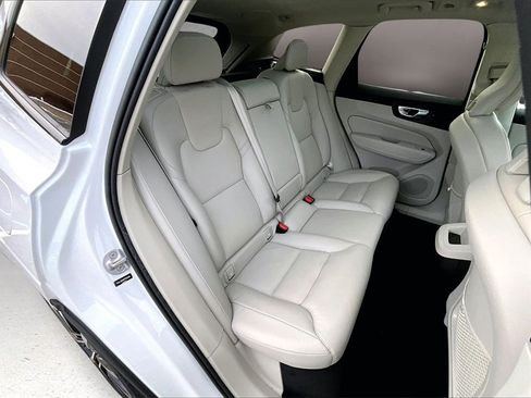 Used 2023 Volvo XC60 B5 Plus w/ Climate Package image 24