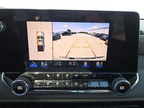 Used 2024 Chevrolet Colorado ZR2 w/ Technology Package AWD/4WD image 21
