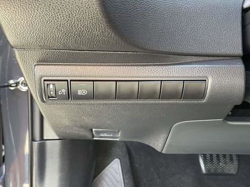 Used 2023 Toyota Corolla LE image 21