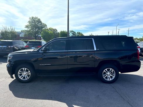 Used 2019 Chevrolet Suburban LT image 6