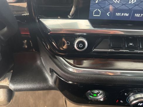 Used 2024 GMC Sierra 1500 SLT image 34