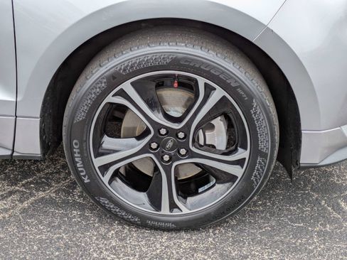 Used 2023 Ford Edge ST image 11