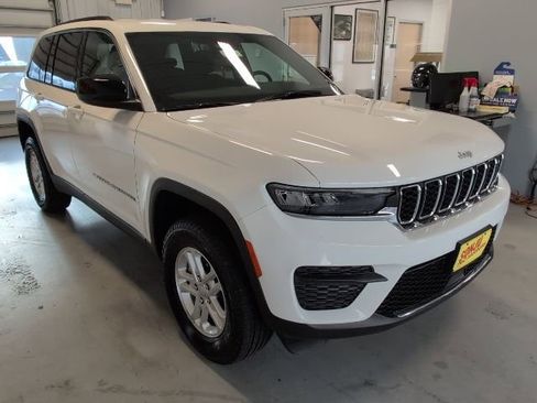 New 2025 Jeep Grand Cherokee Laredo w/ Luxury Tech Group I image 7