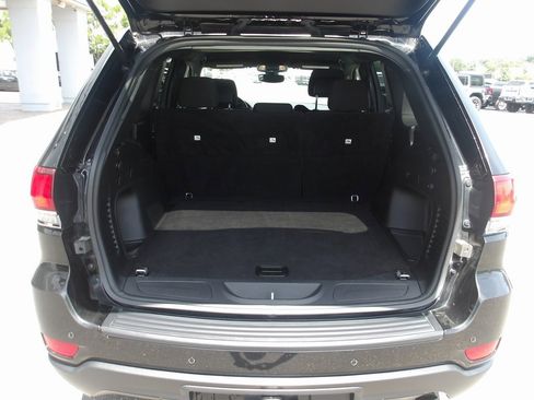 Used 2022 Jeep Grand Cherokee Laredo E image 8