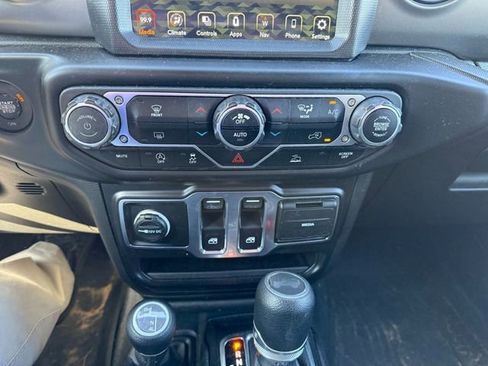 Used 2023 Jeep Wrangler Sport S image 19