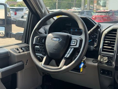 Used 2019 Ford F350 XLT w/ XLT Premium Package AWD/4WD image 13