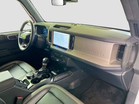 Used 2025 Ford Bronco Outer Banks AWD/4WD image 30