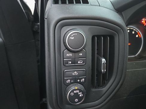 Used 2019 Chevrolet Silverado 1500 Custom w/ Custom Value Package image 15