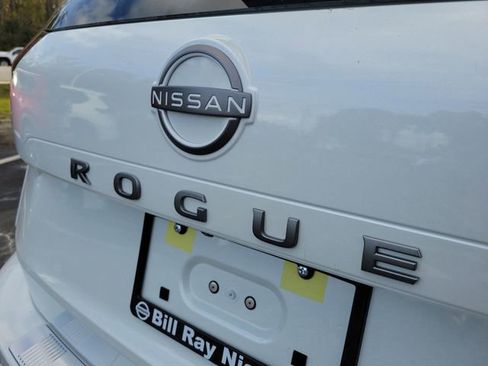 New 2026 Nissan Rogue Platinum image 7