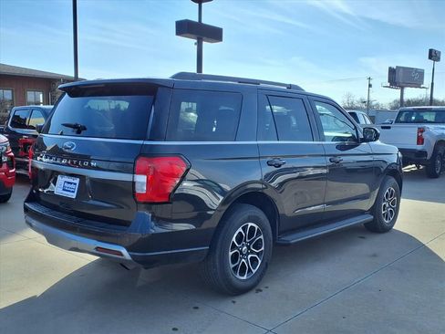Used 2024 Ford Expedition XLT image 2