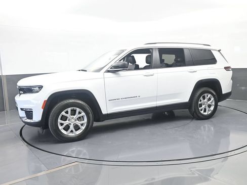 Used 2023 Jeep Grand Cherokee L Limited AWD/4WD image 2