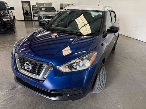Used 2018 Nissan Kicks SV FWD image 27