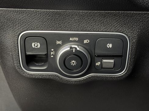 Used 2023 Mercedes-Benz EQB 250+ image 37