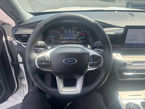 Used 2023 Ford Explorer XLT w/ Equipment Group 202A AWD/4WD image 10