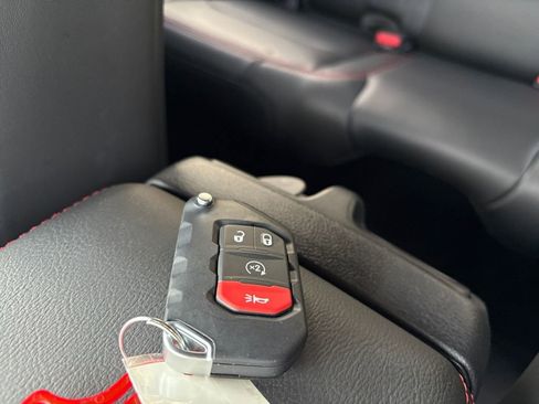 New 2026 Jeep Wrangler Unlimited Rubicon w/ Xtreme 35 Tire Package image 32