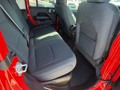 Used 2025 Jeep Wrangler Sahara w/ Safety Group image 21