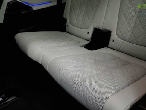 Used 2024 BMW X7 xDrive40i w/ M Sport Package AWD/4WD image 50