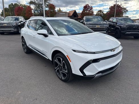 New 2026 Chevrolet Equinox EV LT image 7