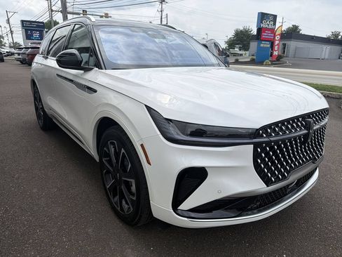 New 2026 Lincoln Nautilus Reserve AWD/4WD image 4