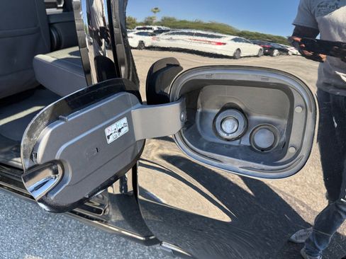 Used 2024 Chevrolet Silverado 1500 LT image 28