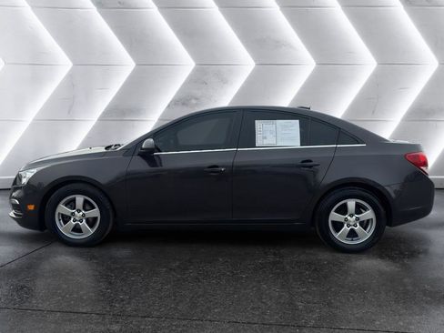 Used 2015 Chevrolet Cruze LT w/ Technology Package image 4