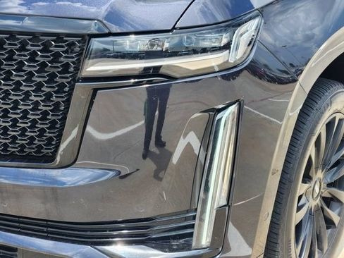 Used 2023 Cadillac Escalade Premium Luxury RWD image 9