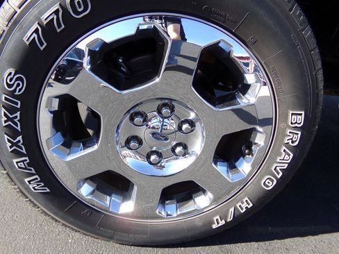 Used 2011 Ford F150 Lariat w/ Lariat Chrome Pkg image 28